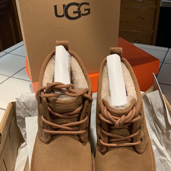 UGG BOOTIES - Picture 3 of 3
